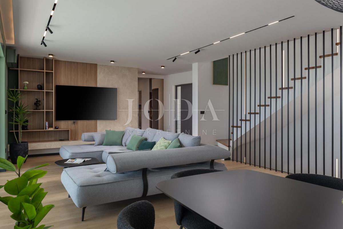 Casa Kostrena Sveta Lucija, Kostrena, 295,95m2