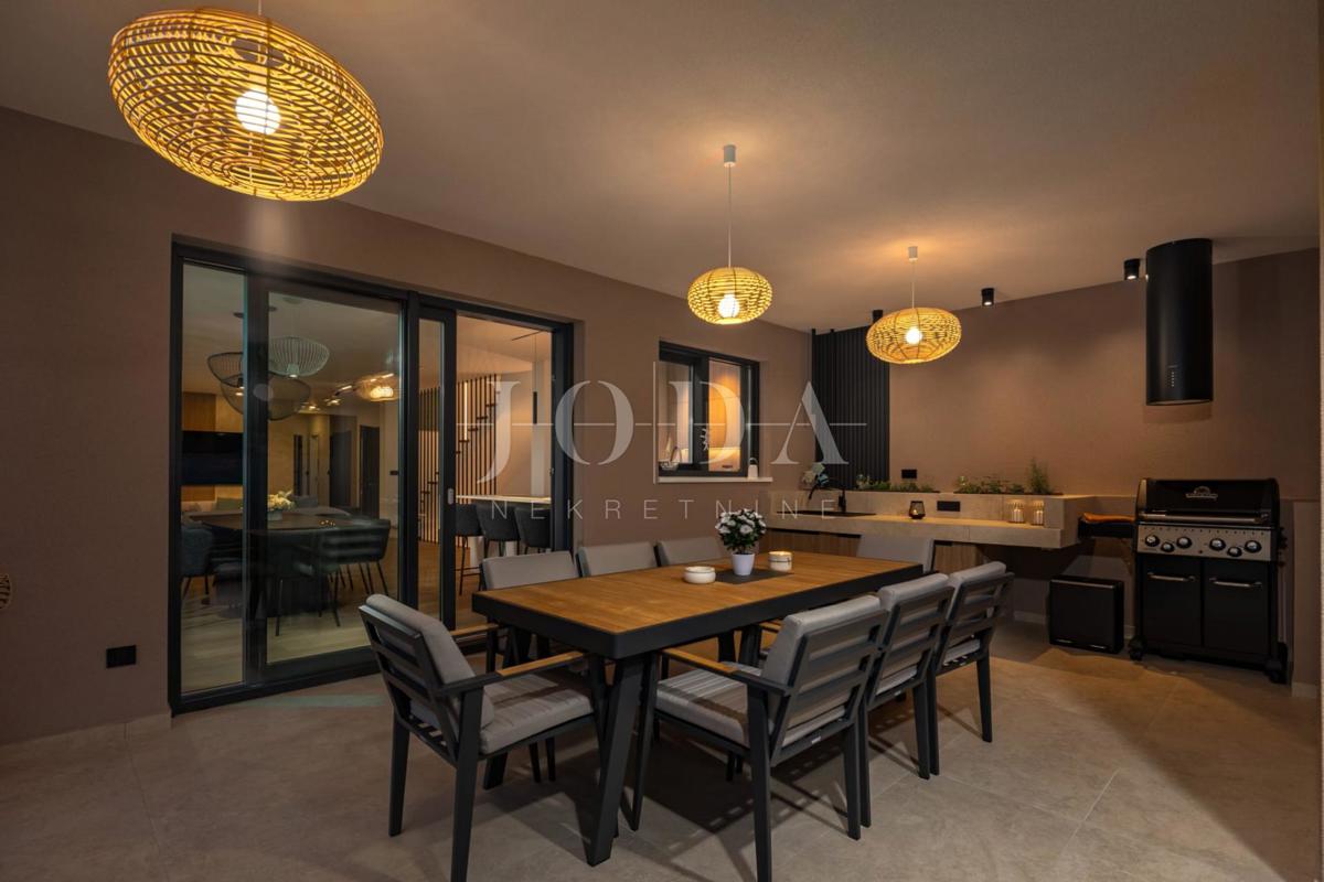 Casa Kostrena Sveta Lucija, Kostrena, 295,95m2