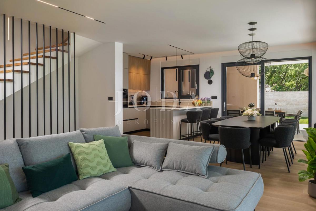 Casa Kostrena Sveta Lucija, Kostrena, 295,95m2