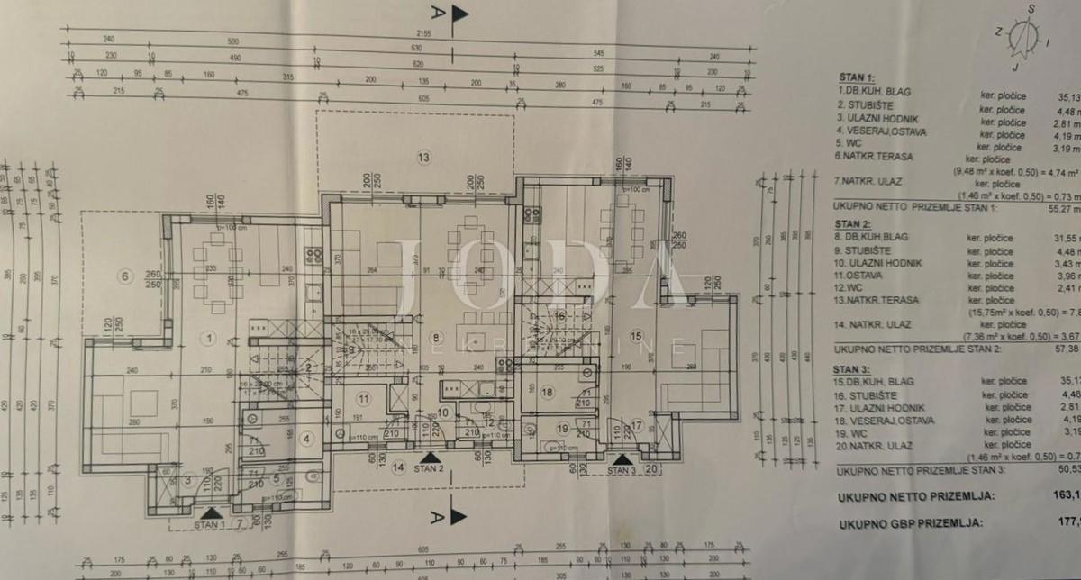 Vendesi casa a schiera con piscina