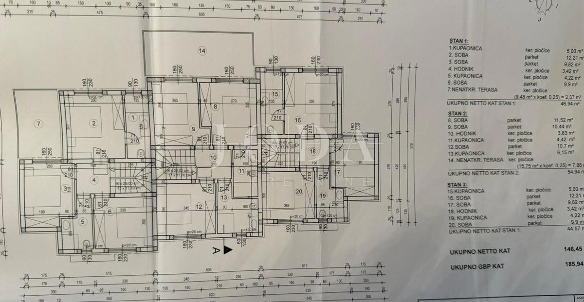 Vendesi casa a schiera con piscina