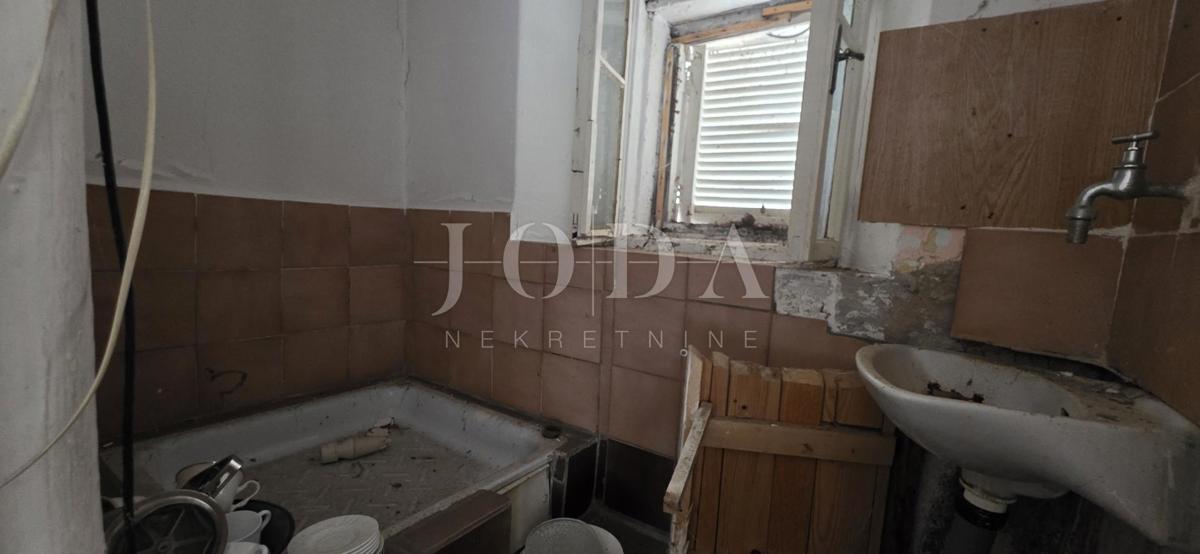 Casa in pietra con vista mare + terreno 1.400 m² | Baretići, Grižane