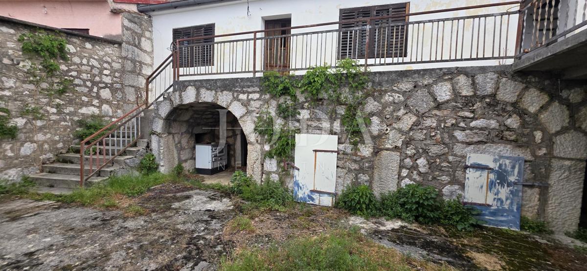 Casa in pietra con vista mare + terreno 1.400 m² | Baretići, Grižane