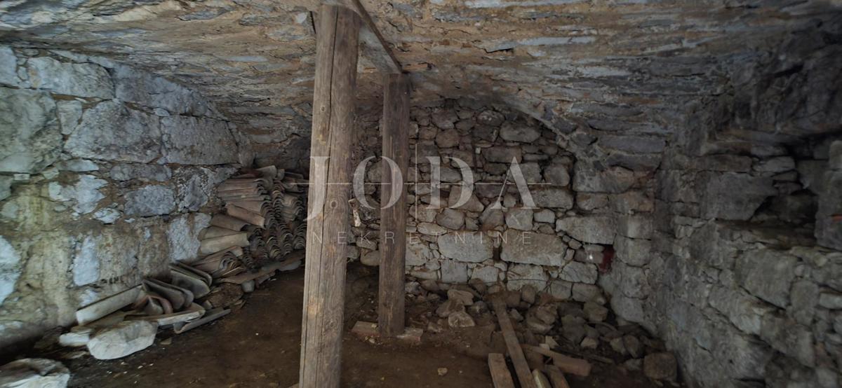 Casa in pietra con vista mare + terreno 1.400 m² | Baretići, Grižane