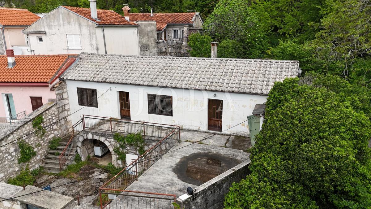 Casa in pietra con vista mare + terreno 1.400 m² | Baretići, Grižane