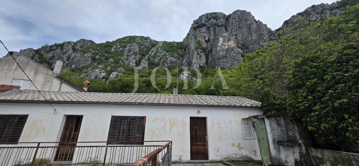 Casa in pietra con vista mare + terreno 1.400 m² | Baretići, Grižane