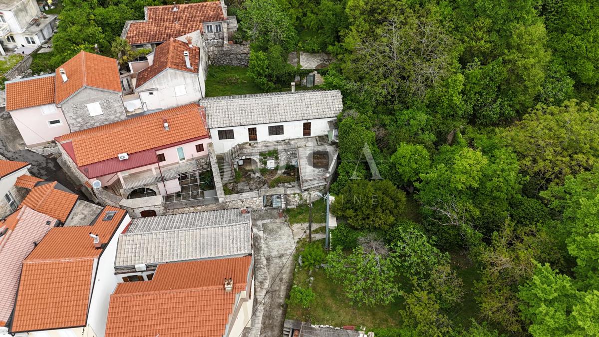 Casa in pietra con vista mare + terreno 1.400 m² | Baretići, Grižane