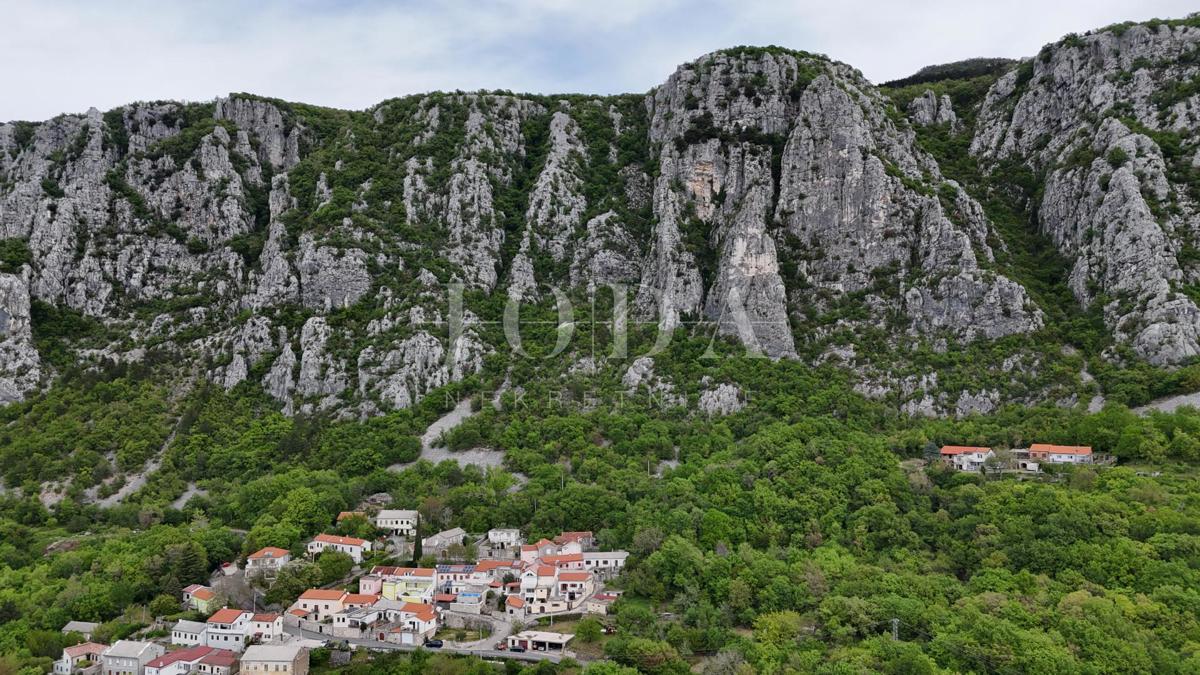 Casa in pietra con vista mare + terreno 1.400 m² | Baretići, Grižane