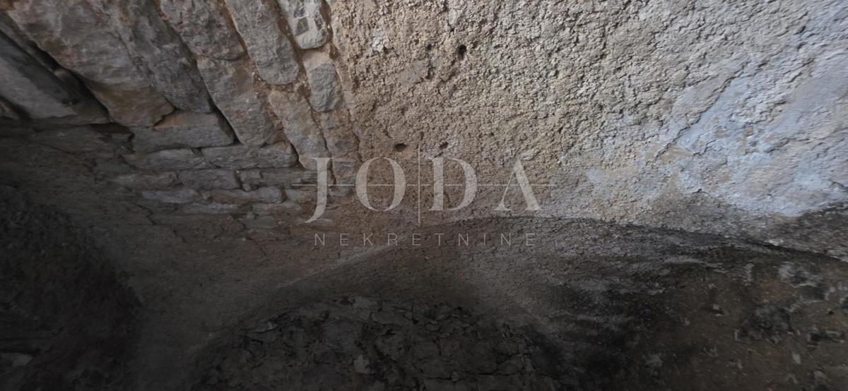 Casa in pietra con vista mare + terreno 1.400 m² | Baretići, Grižane