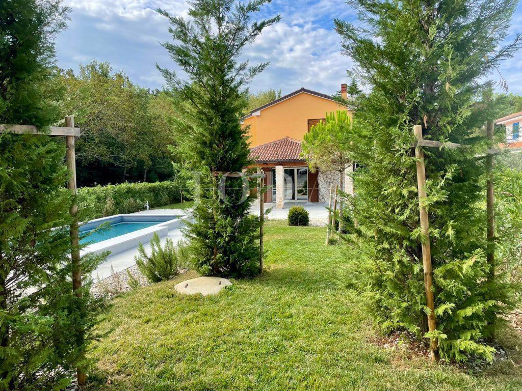 Detached house in a quiet location