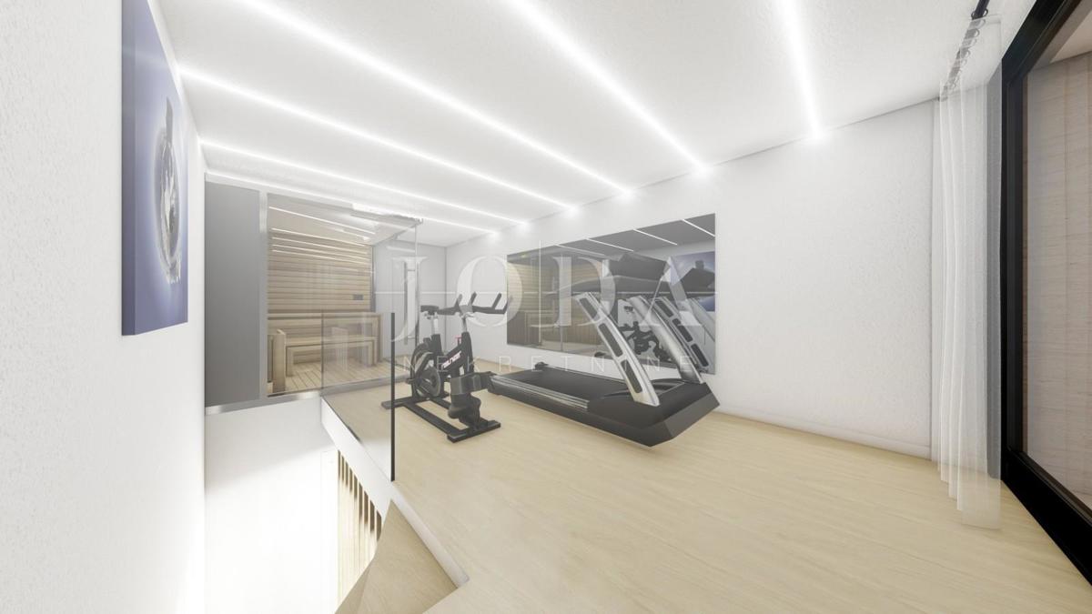 Centro di Krk, appartamento esclusivo con giardino e garage!