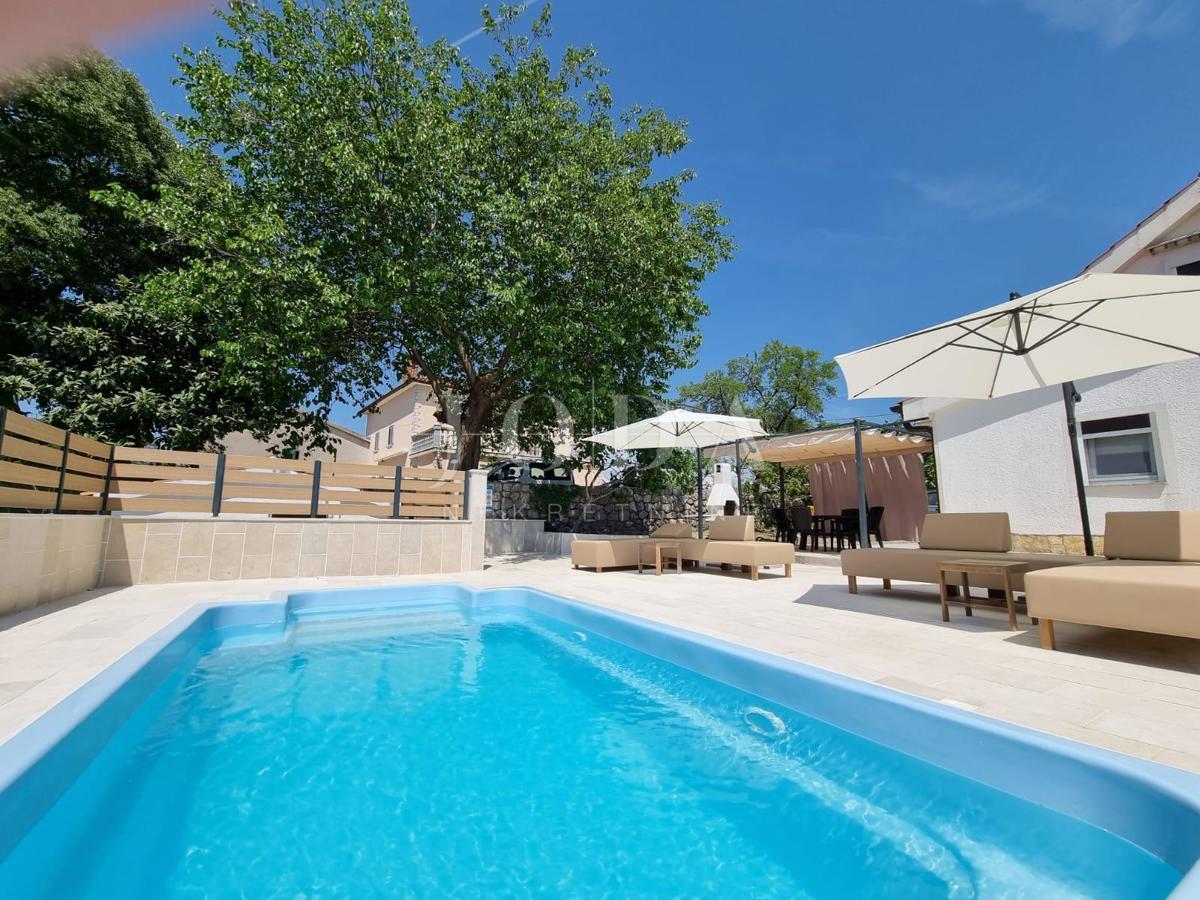 Nice semi-detached house with a pool, near the town of Krk