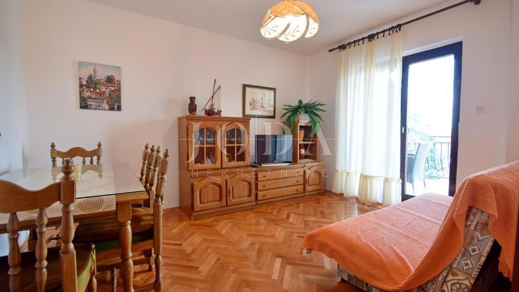 Beautiful detached house with pool, Malinska - island of Krk