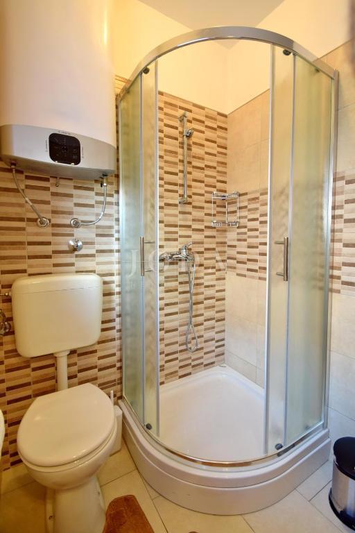 Beautiful detached house with pool, Malinska - island of Krk