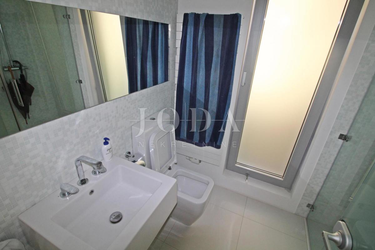 Impressionante villa sul mare! Sinergia di spazio, uomo e mare!