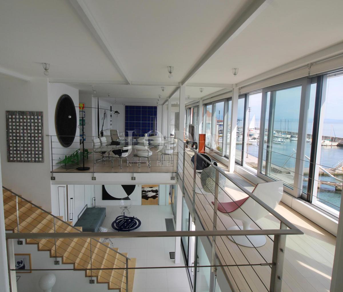 Impressionante villa sul mare! Sinergia di spazio, uomo e mare!