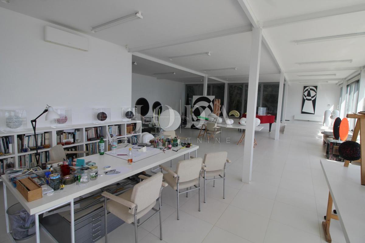 Impressionante villa sul mare! Sinergia di spazio, uomo e mare!