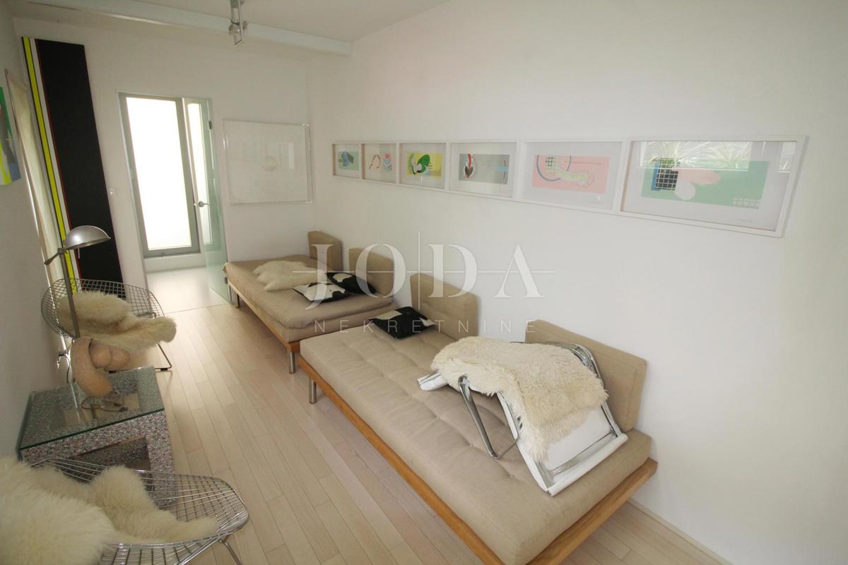 Impressionante villa sul mare! Sinergia di spazio, uomo e mare!