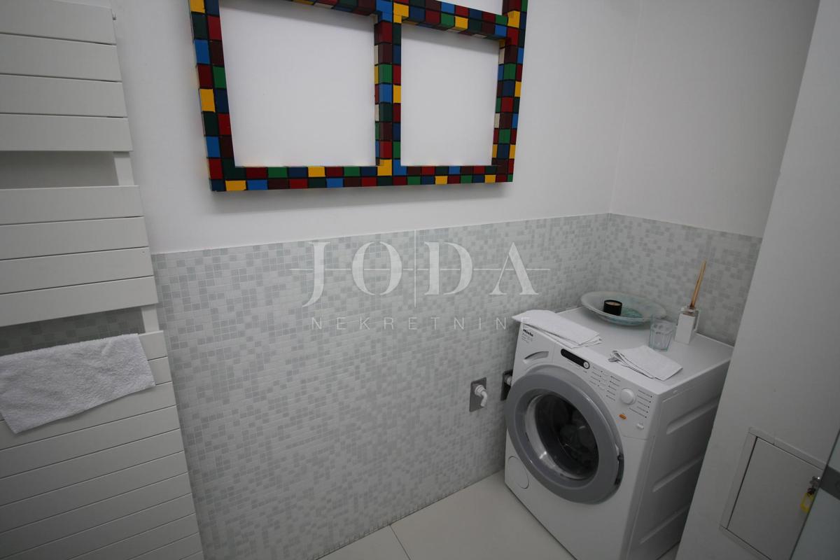 Impressionante villa sul mare! Sinergia di spazio, uomo e mare!