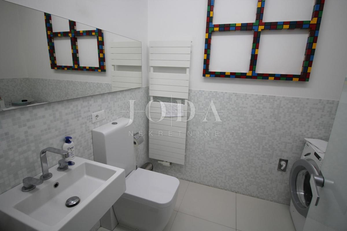 Impressionante villa sul mare! Sinergia di spazio, uomo e mare!