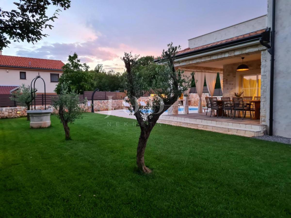 Villa indipendente con piscina in una posizione tranquilla