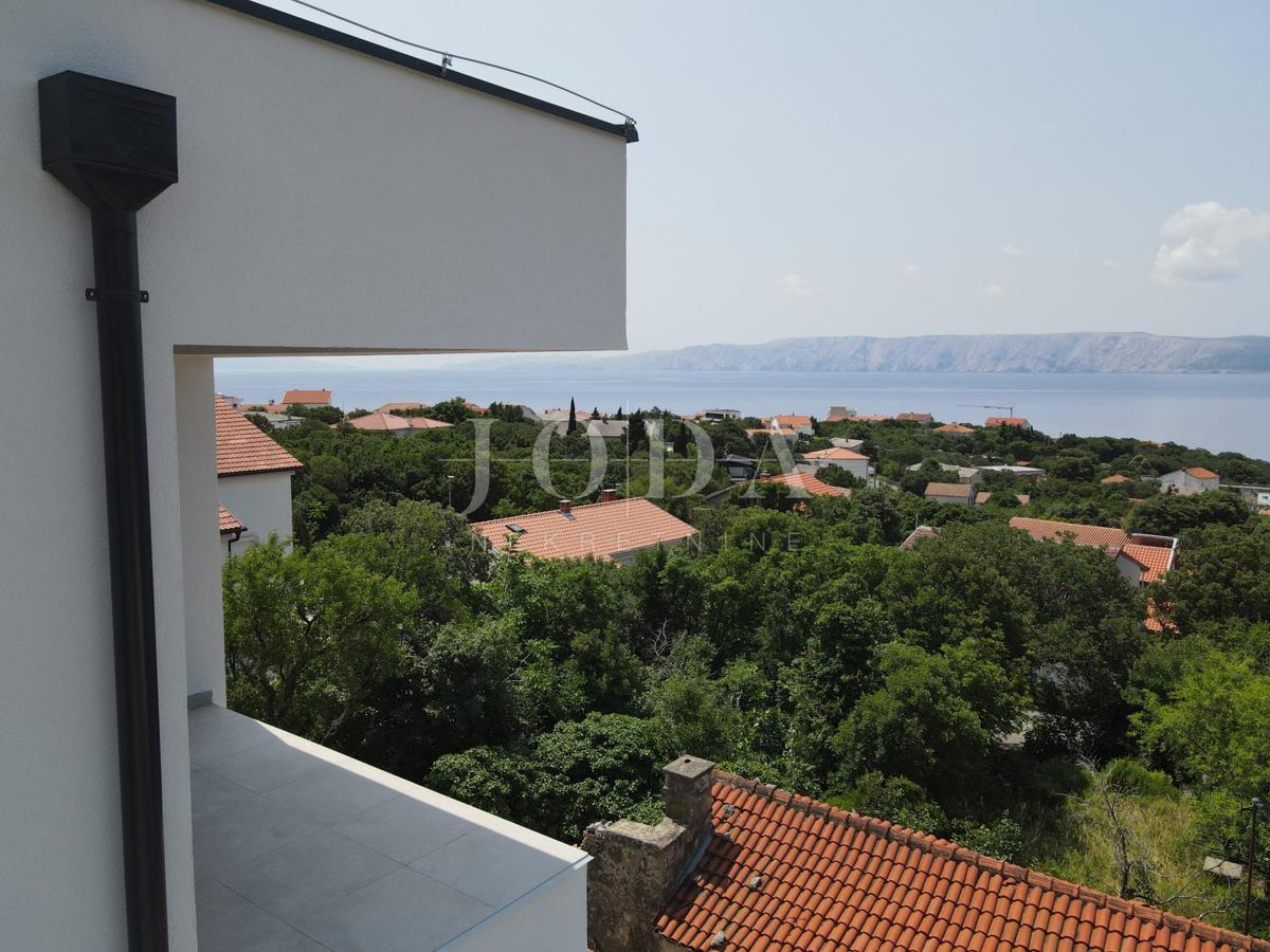Appartamento in un edificio nuovo con vista mare