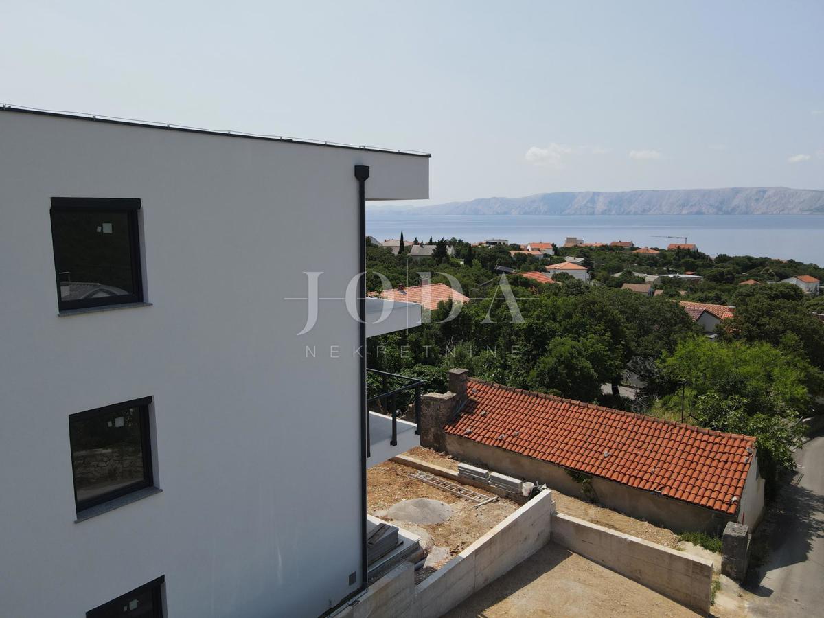 Appartamento in un edificio nuovo con vista mare