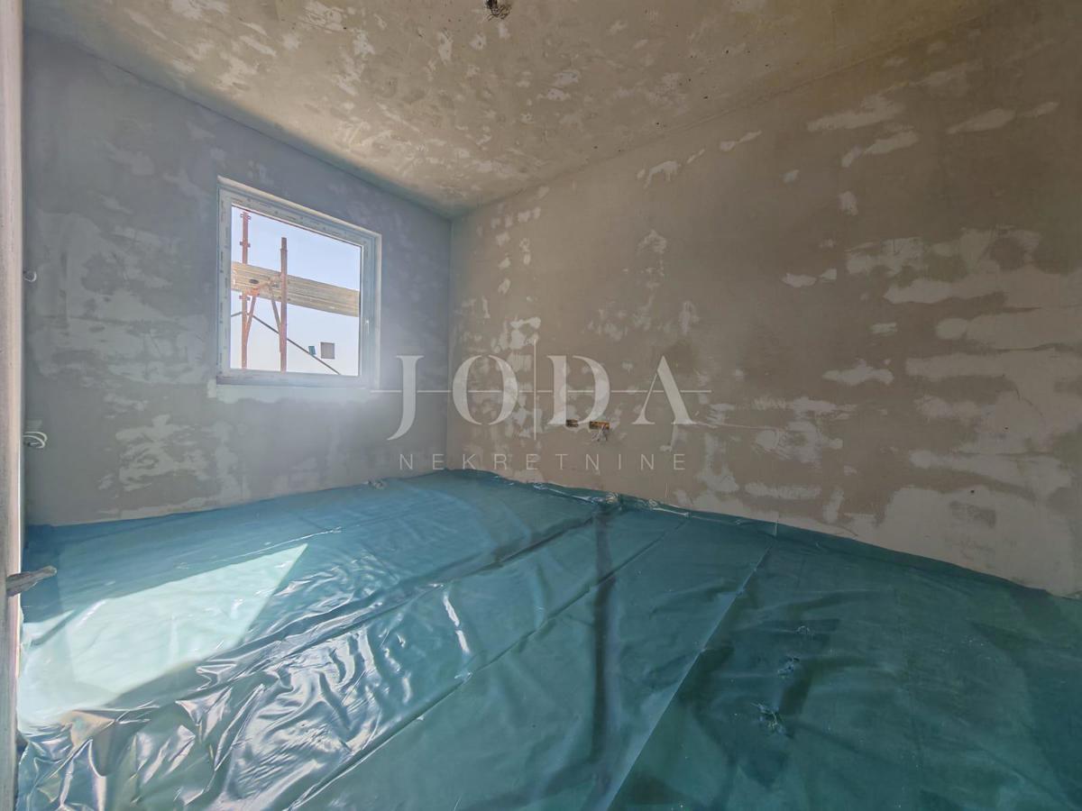 Appartamento in un edificio nuovo con vista mare