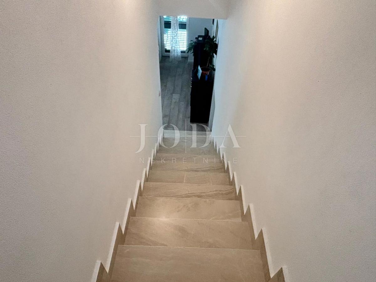 Dramalj, una bella casa con vista sul mare