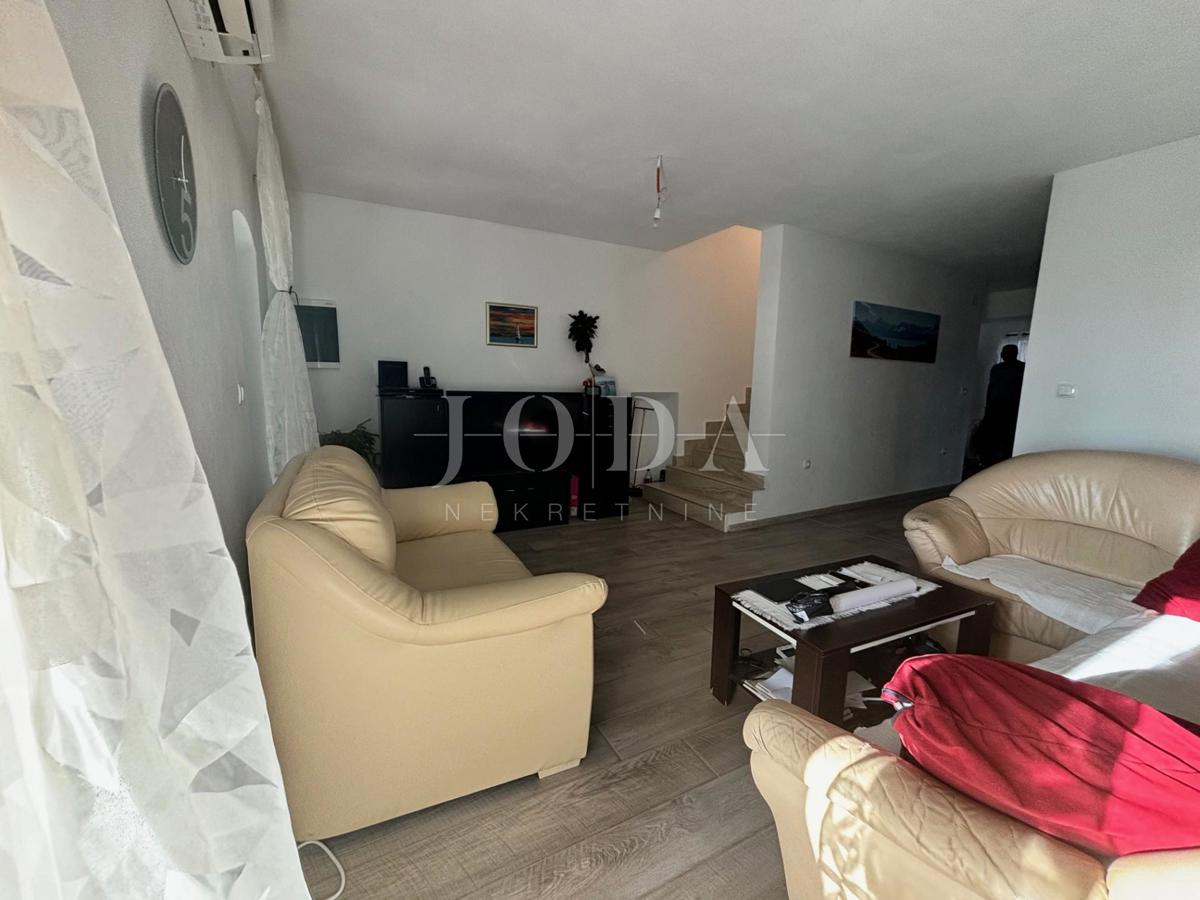 Dramalj, una bella casa con vista sul mare