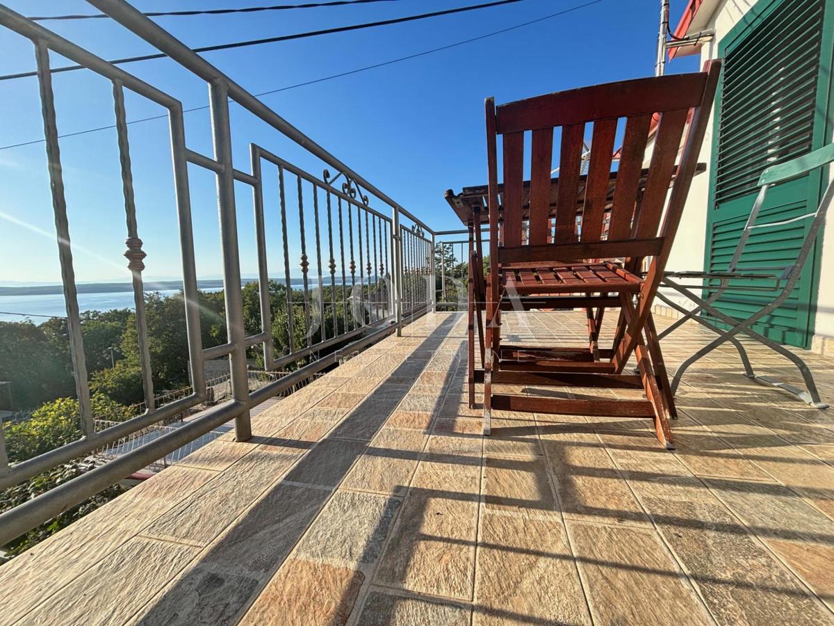 Dramalj, una bella casa con vista sul mare