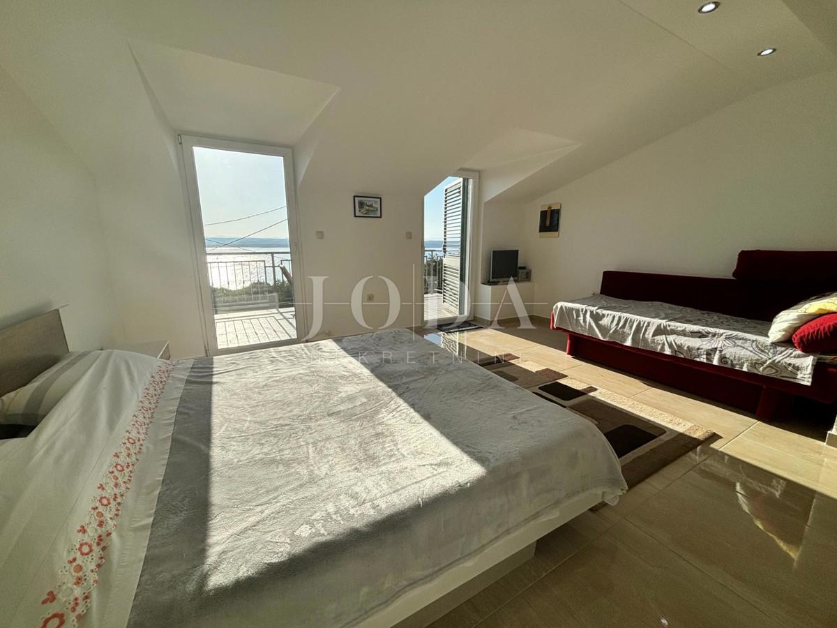 Dramalj, una bella casa con vista sul mare