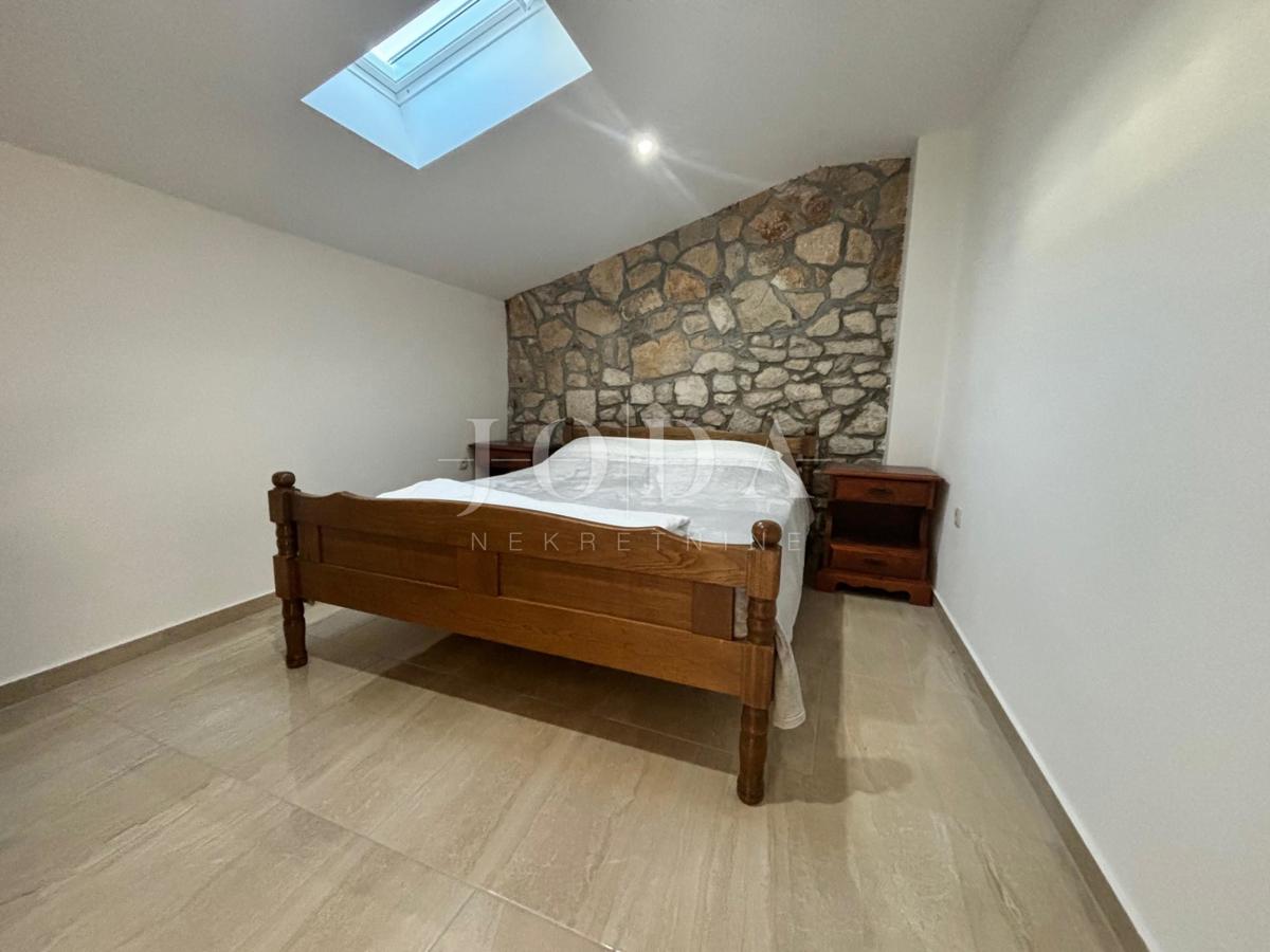 Dramalj, una bella casa con vista sul mare