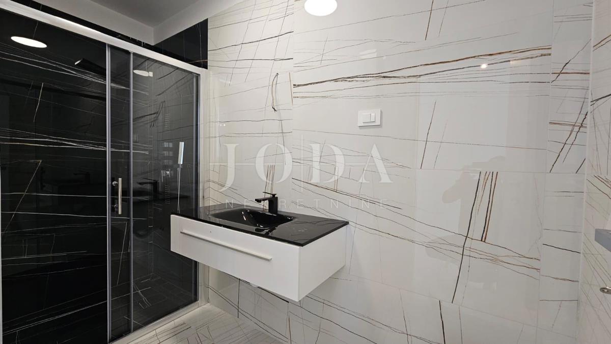 Nuovo edificio Novalja