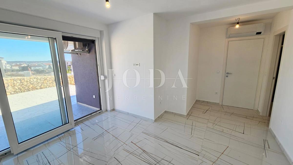 Nuovo edificio Novalja