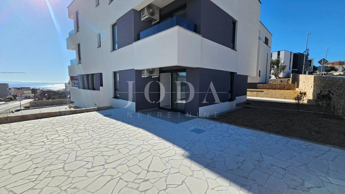 Nuovo edificio Novalja