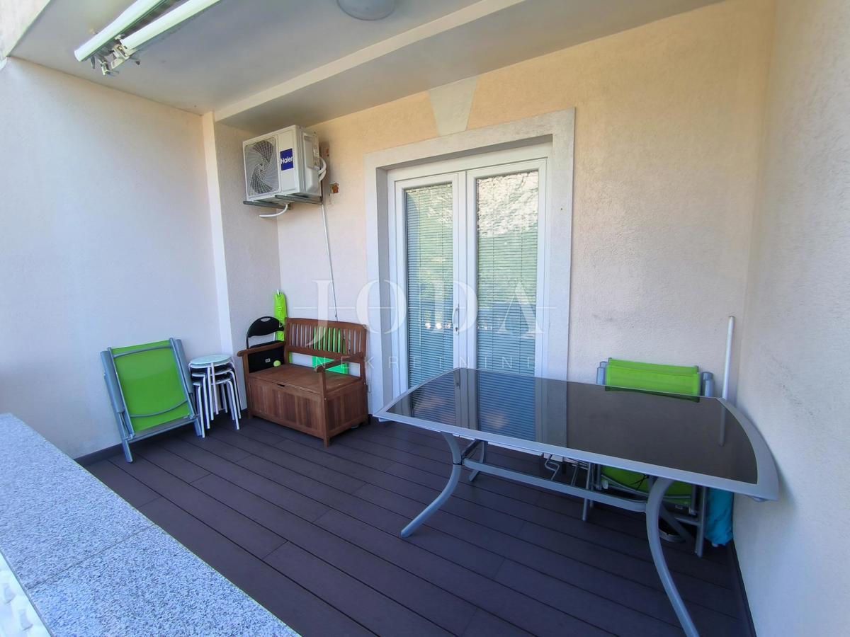 Allogio Karlobag, 36,50m2, parking e  piscina