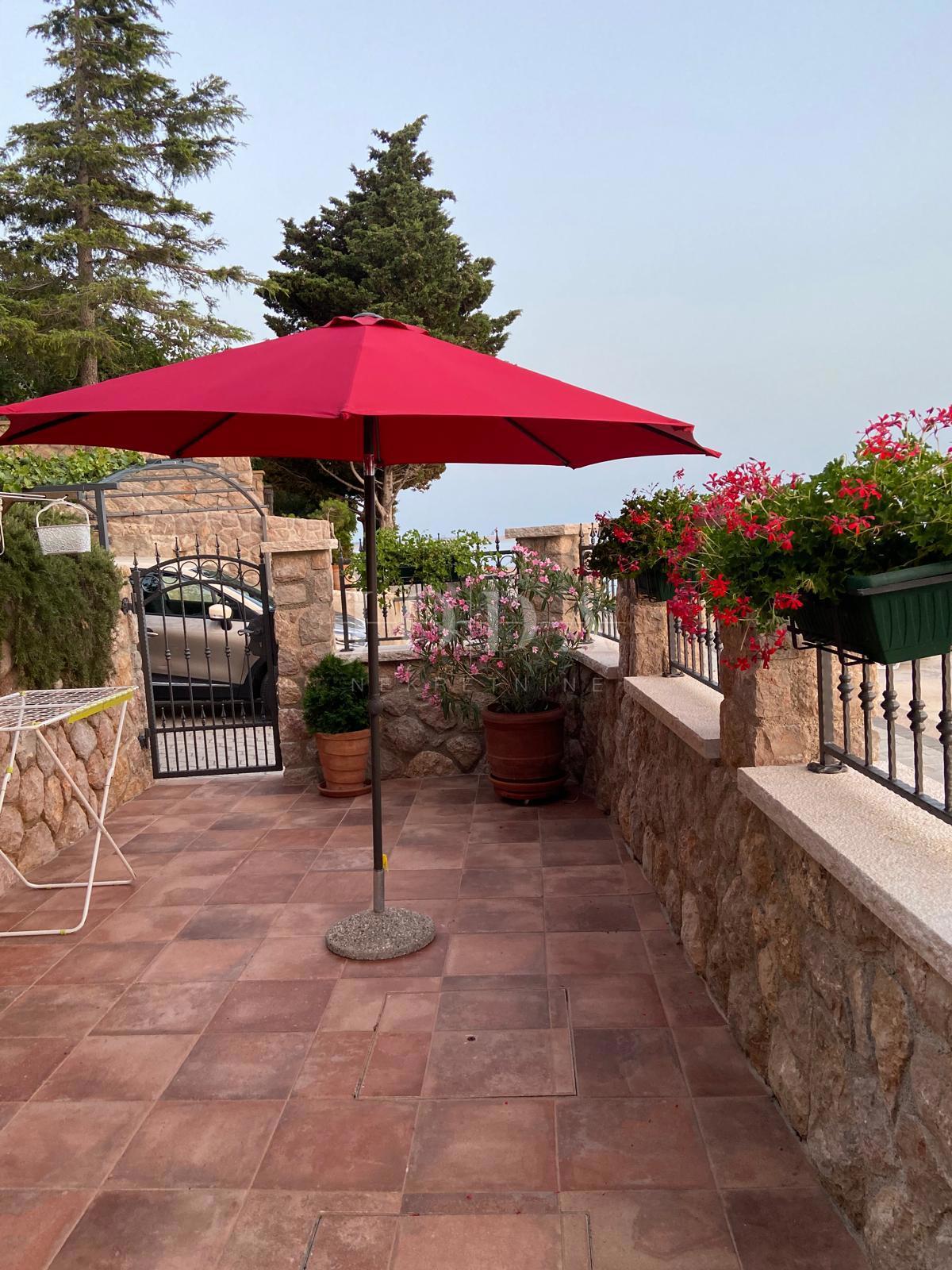 Barić Draga, casa in prima fila sul mare