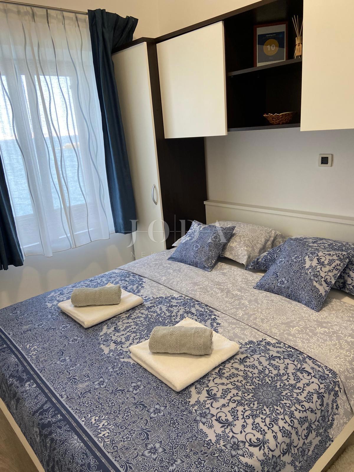 Barić Draga, casa in prima fila sul mare