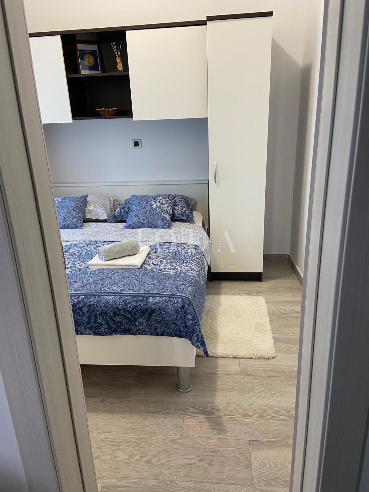 Barić Draga, casa in prima fila sul mare