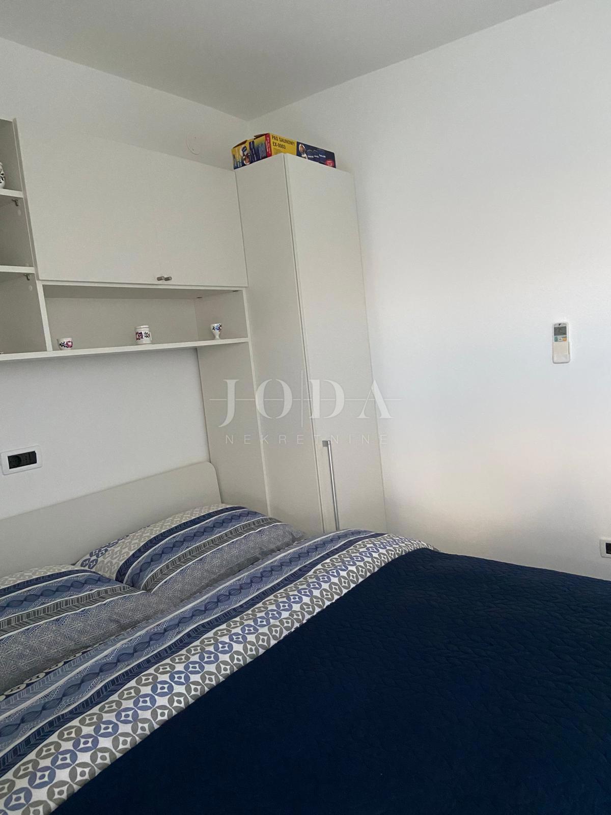 Barić Draga, casa in prima fila sul mare