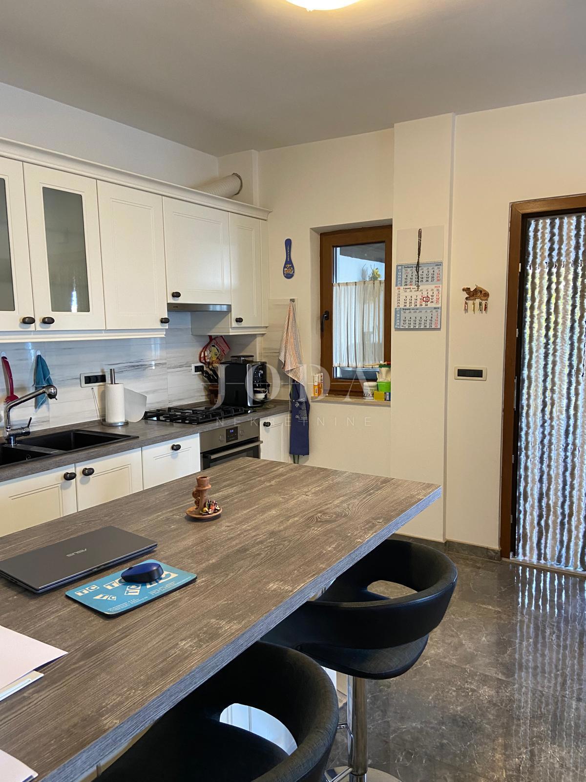 Barić Draga, casa in prima fila sul mare