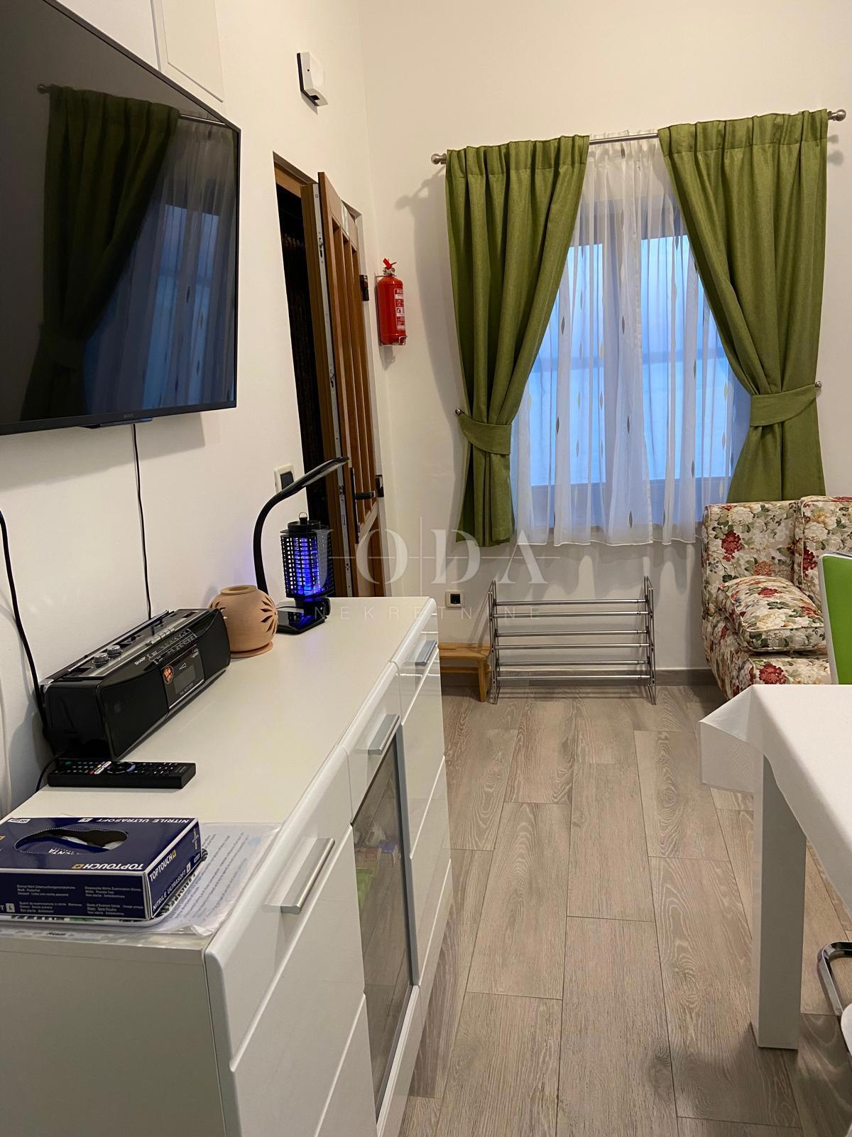 Barić Draga, casa in prima fila sul mare