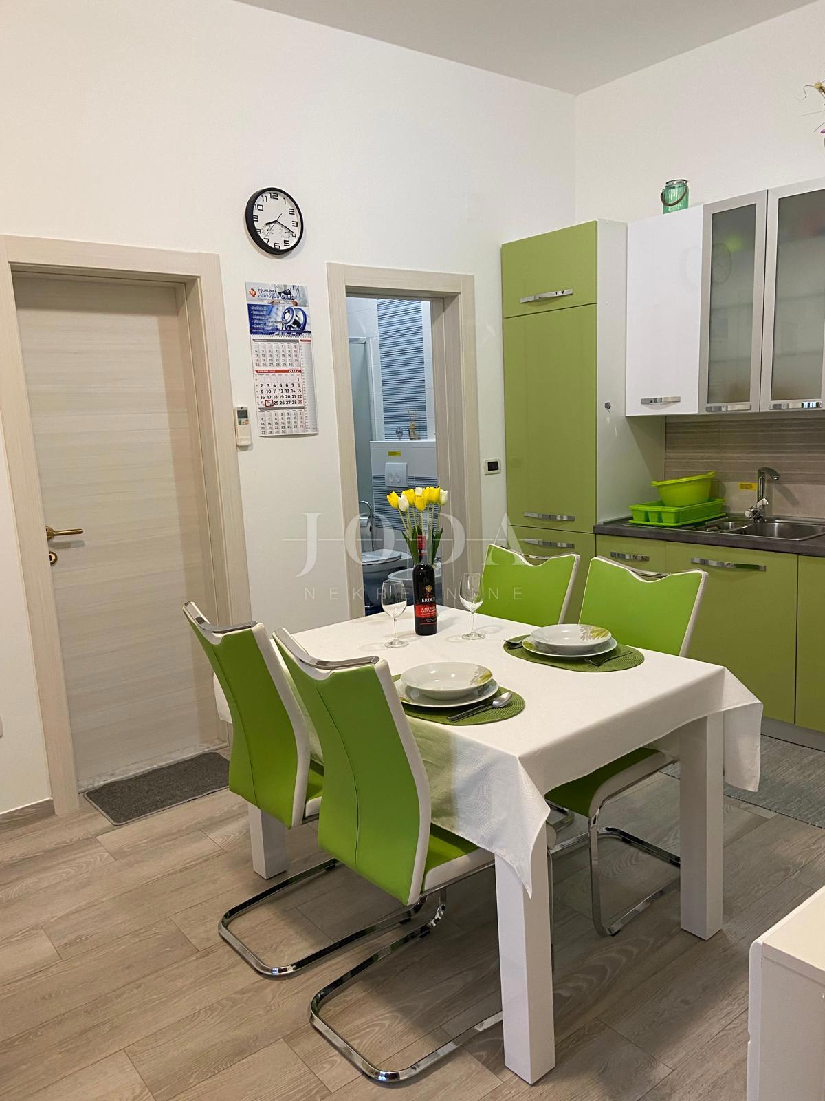 Barić Draga, casa in prima fila sul mare