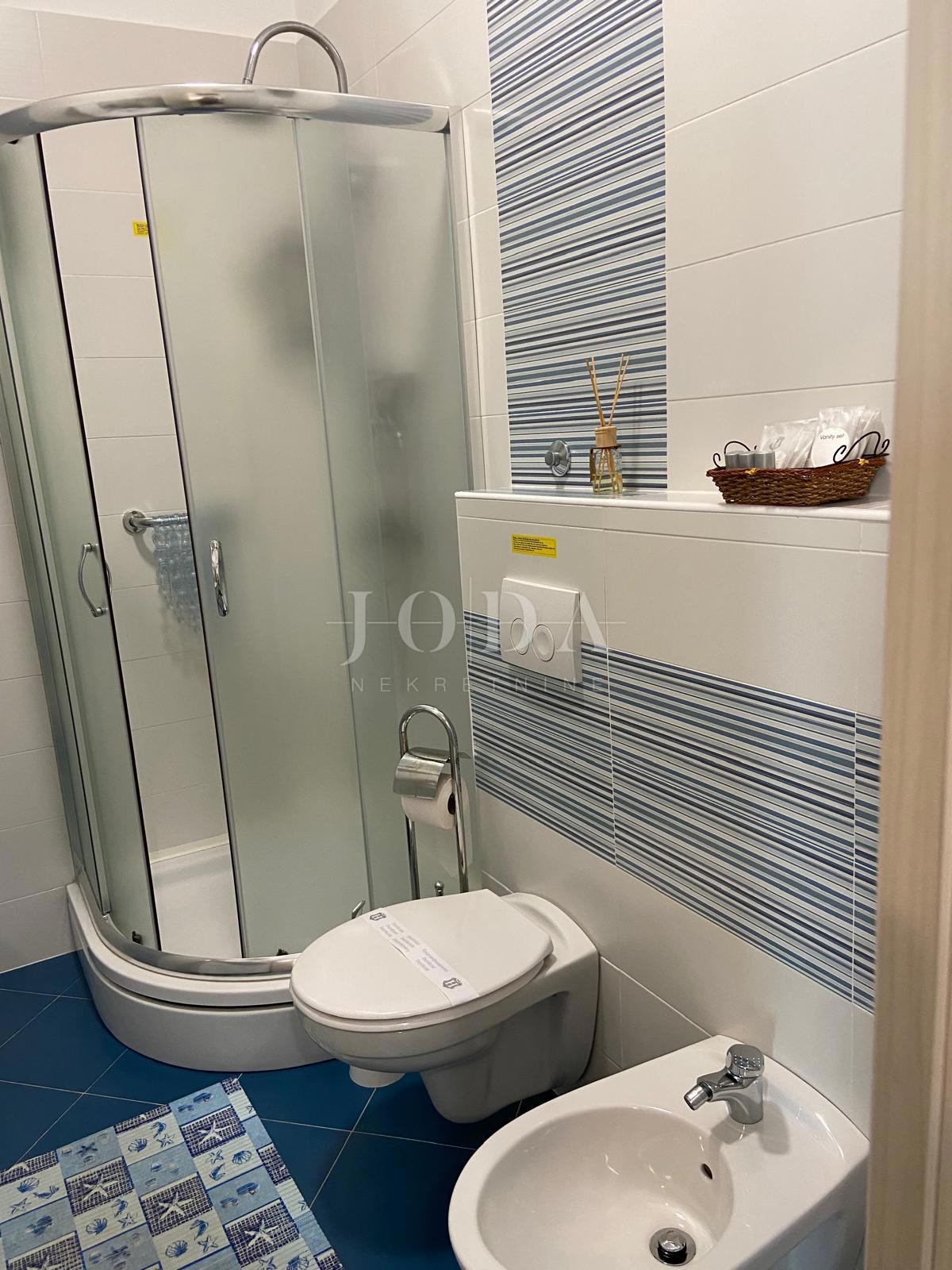 Barić Draga, casa in prima fila sul mare