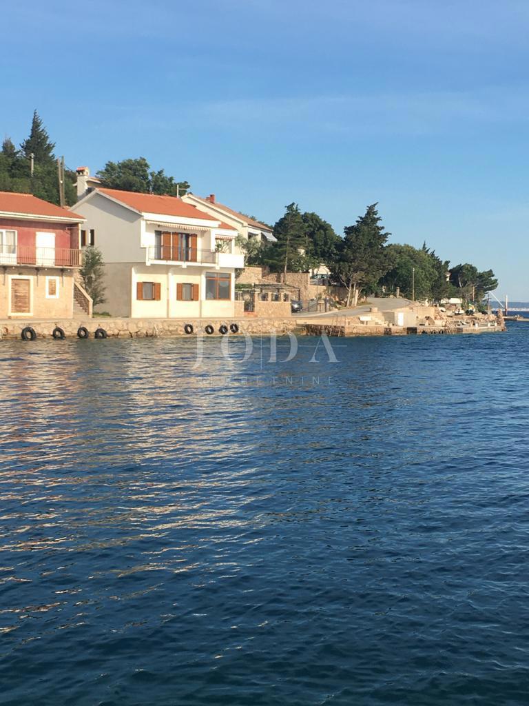 Barić Draga, casa in prima fila sul mare