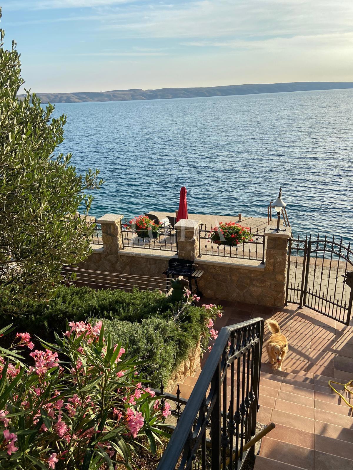 Barić Draga, casa in prima fila sul mare