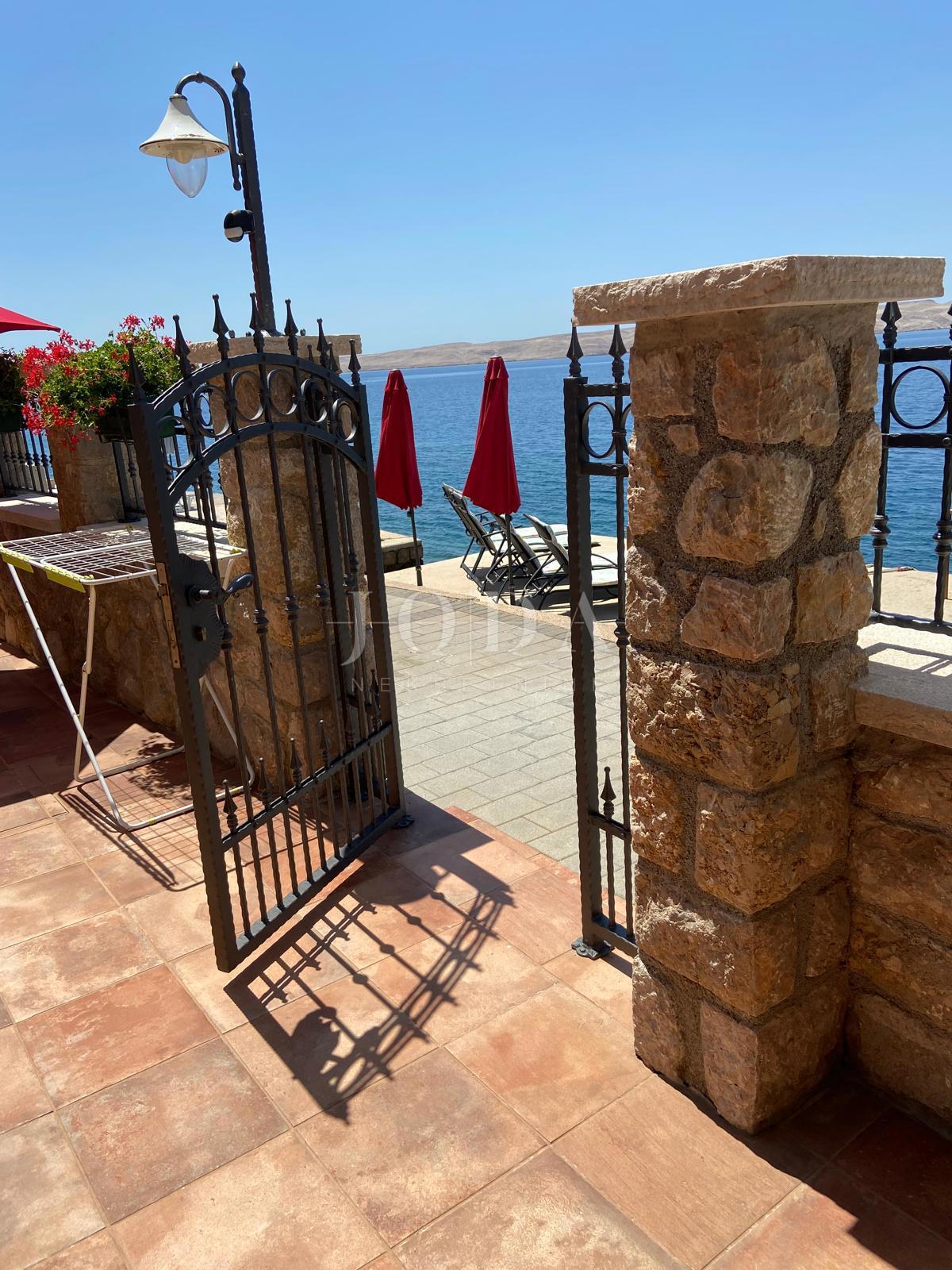 Barić Draga, casa in prima fila sul mare