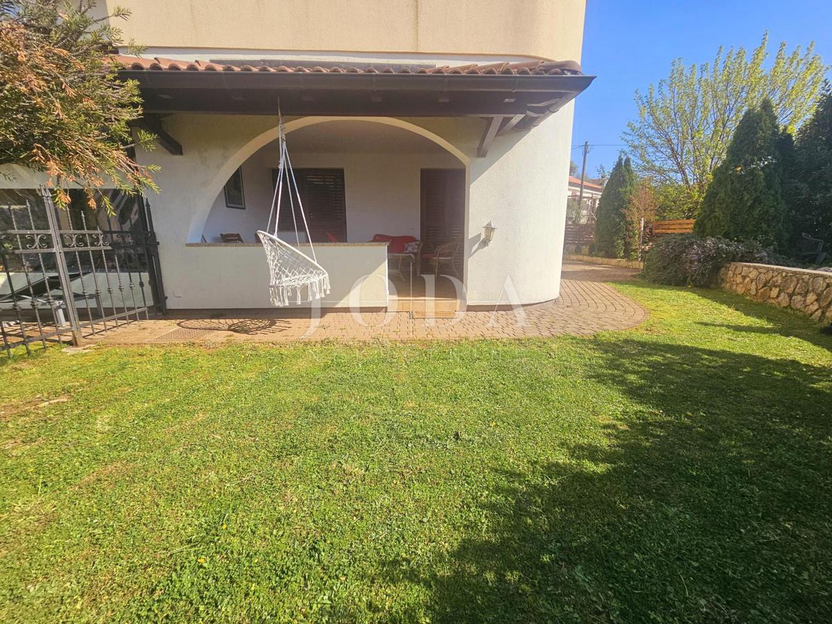 Appartamento al piano terra con ampio giardino