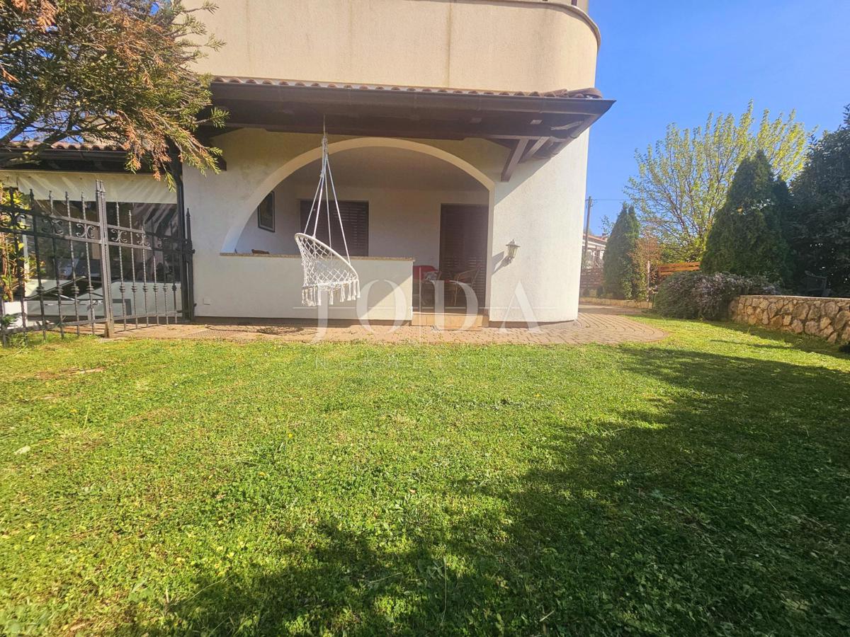 Appartamento al piano terra con ampio giardino